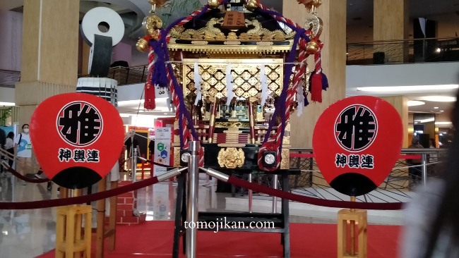 kuil portable untuk parade mikoshi